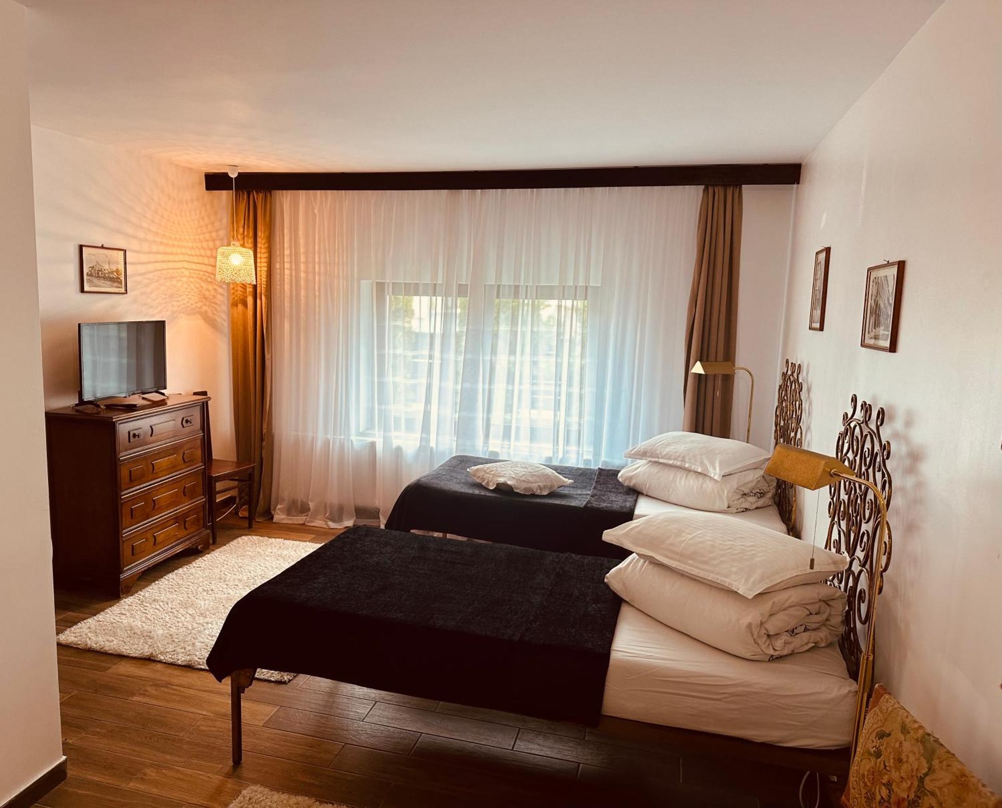 Отель Casa Pisica Noastra Бряза Экстерьер фото